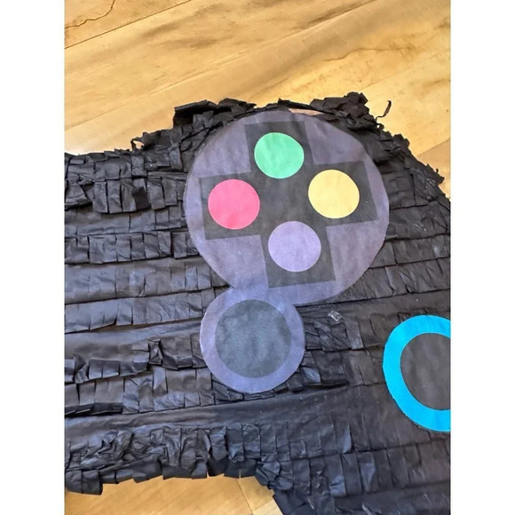 Game Controller Piñata - Picture 3 of 12
